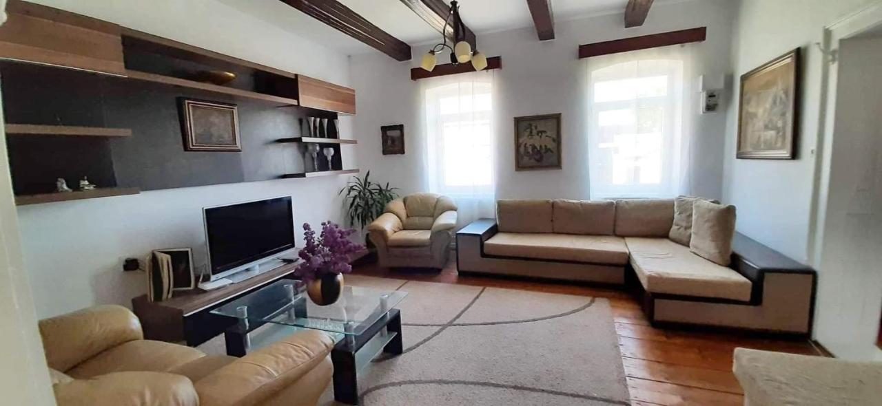 Villa Casa Din Coltul Cetatii à Hărman Extérieur photo