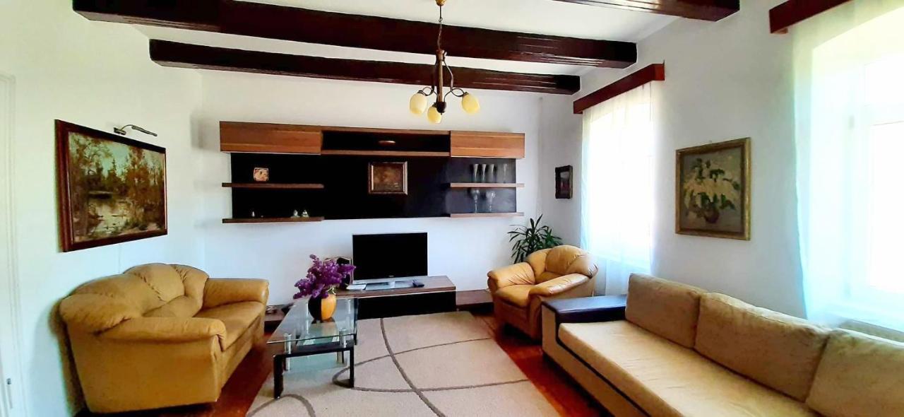 Villa Casa Din Coltul Cetatii à Hărman Extérieur photo